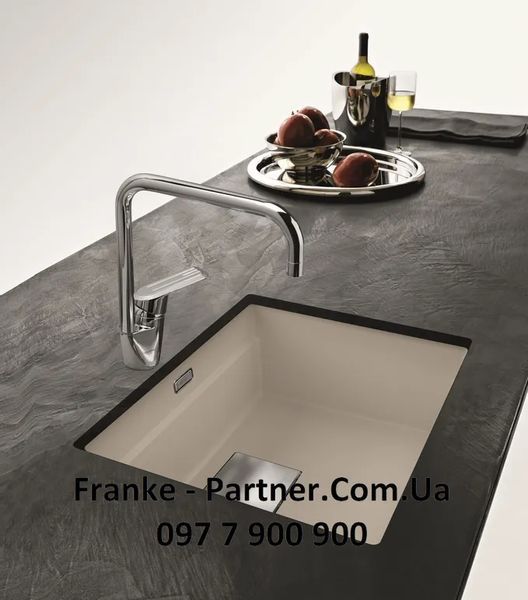 Кухонна мийка Franke KUBUS 2 KNG 110-52 (125.0517.046) гранітна - монтаж під стільницю - колір Білий - (коландер та килимок Rollmat у комплекті) 125.0517.046 фото