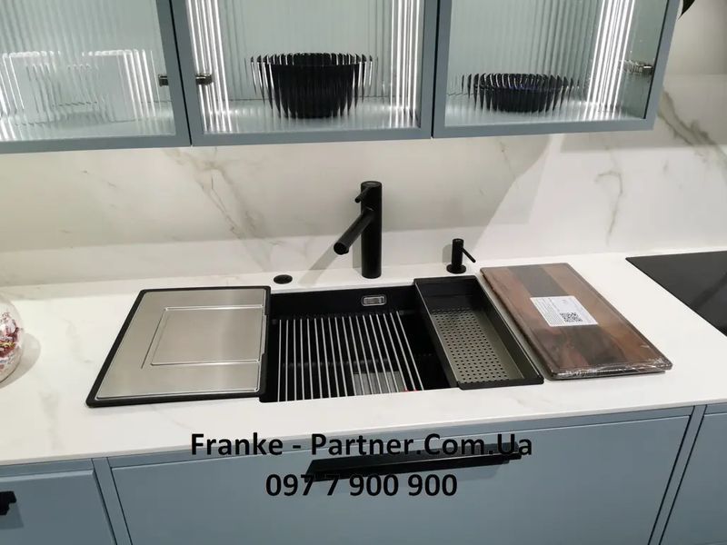 Кухонна мийка Franke KUBUS 2 KNG 110-52 (125.0517.046) гранітна - монтаж під стільницю - колір Білий - (коландер та килимок Rollmat у комплекті) 125.0517.046 фото