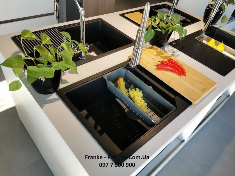 Кухонна мийка Franke Urban UBG 611-78 XL (114.0701.801) гранітна - врізна - оборотна - колір Білий - (пластиковий коландер у комлекті) 114.0701.801 фото