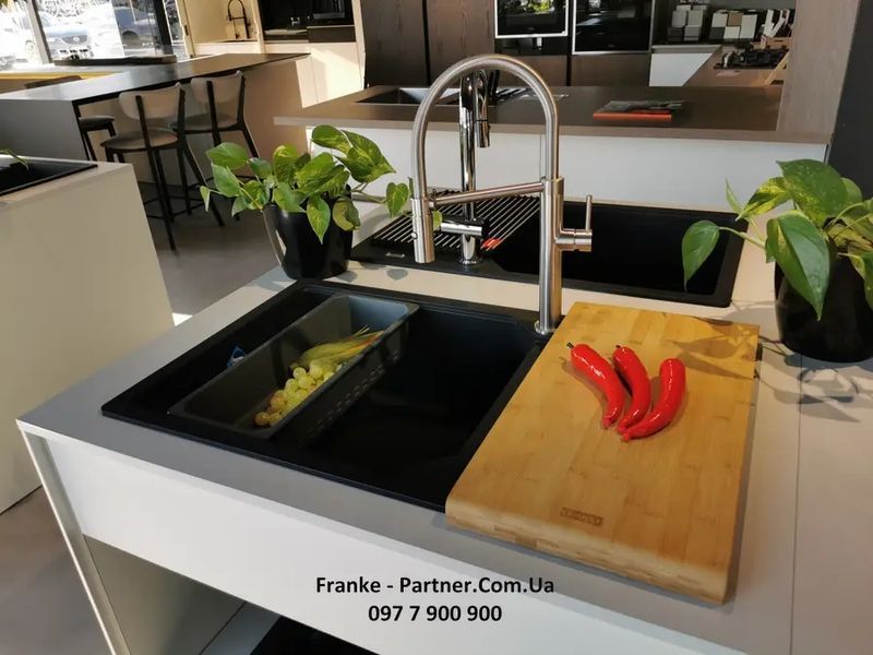 Кухонна мийка Franke Urban UBG 611-78 XL (114.0701.801) гранітна - врізна - оборотна - колір Білий - (пластиковий коландер у комлекті) 114.0701.801 фото