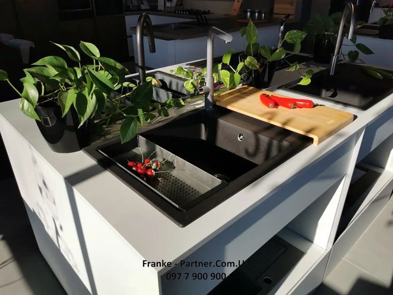 Кухонний змішувач з підключенням до фільтра води Franke NEPTUNE CLEAR WATER (115.0370.703) Білий - Архів 115.0370.703 фото